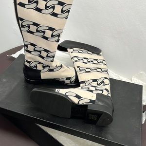 Chanel nude with back details